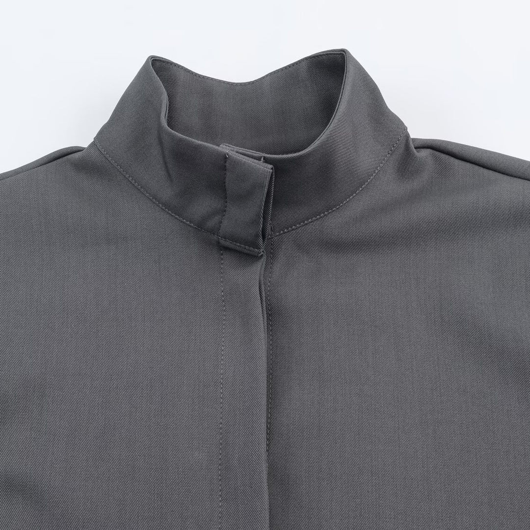 Damen Locker geschnittene Tunika‑Bluse mit verdeckter Knopfleiste und Stehkragen Echo Archiv