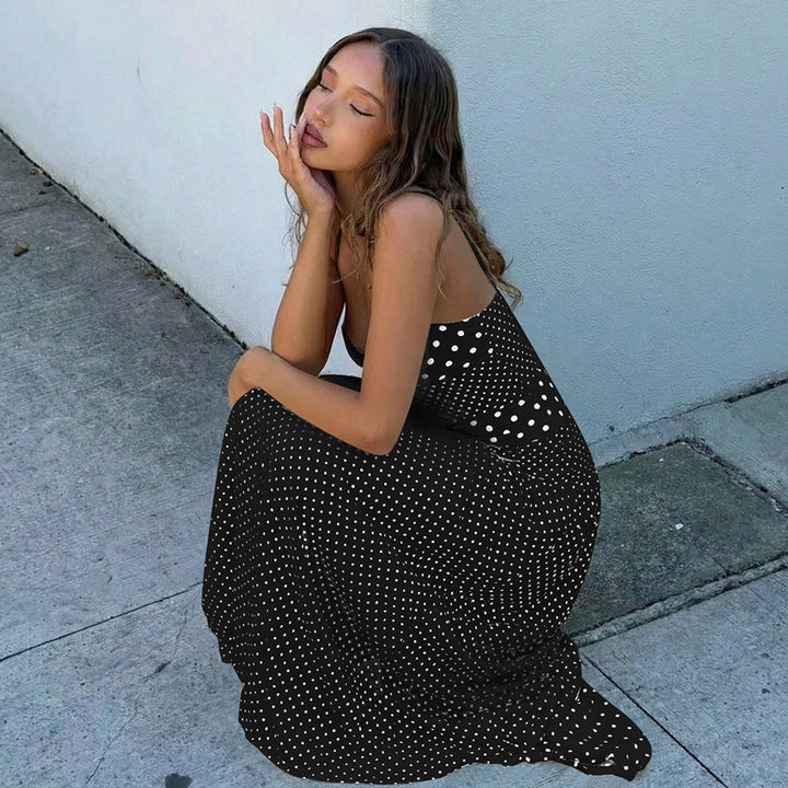 Damen Maxikleid mit verspielten Polka-Dots und schickem Halterdesign Echo Archiv
