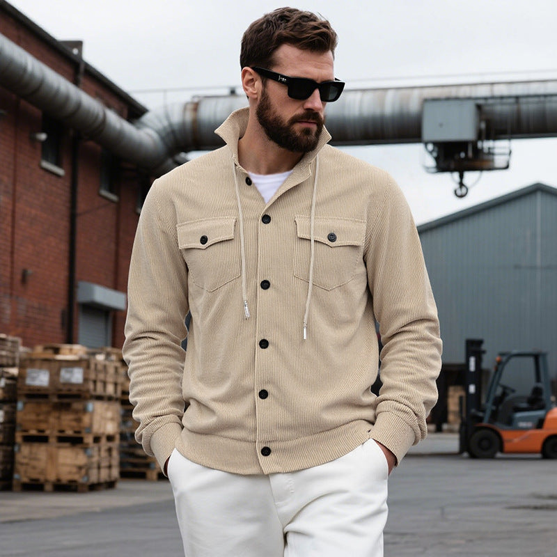 Herren lässige Strickjacke mit praktischen Brusttaschen und modernem Stehkragen Echoarchiv