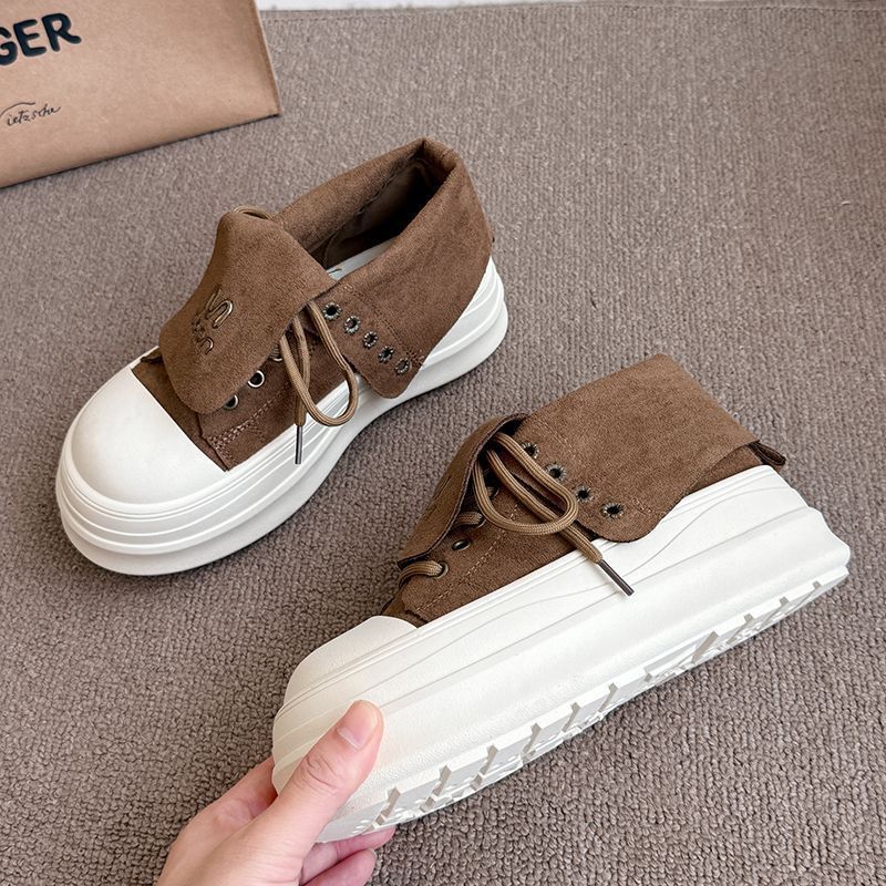 Damen Hochformat Sneakers mit modischem Veloursleder und robustem Plateau Echo Archiv