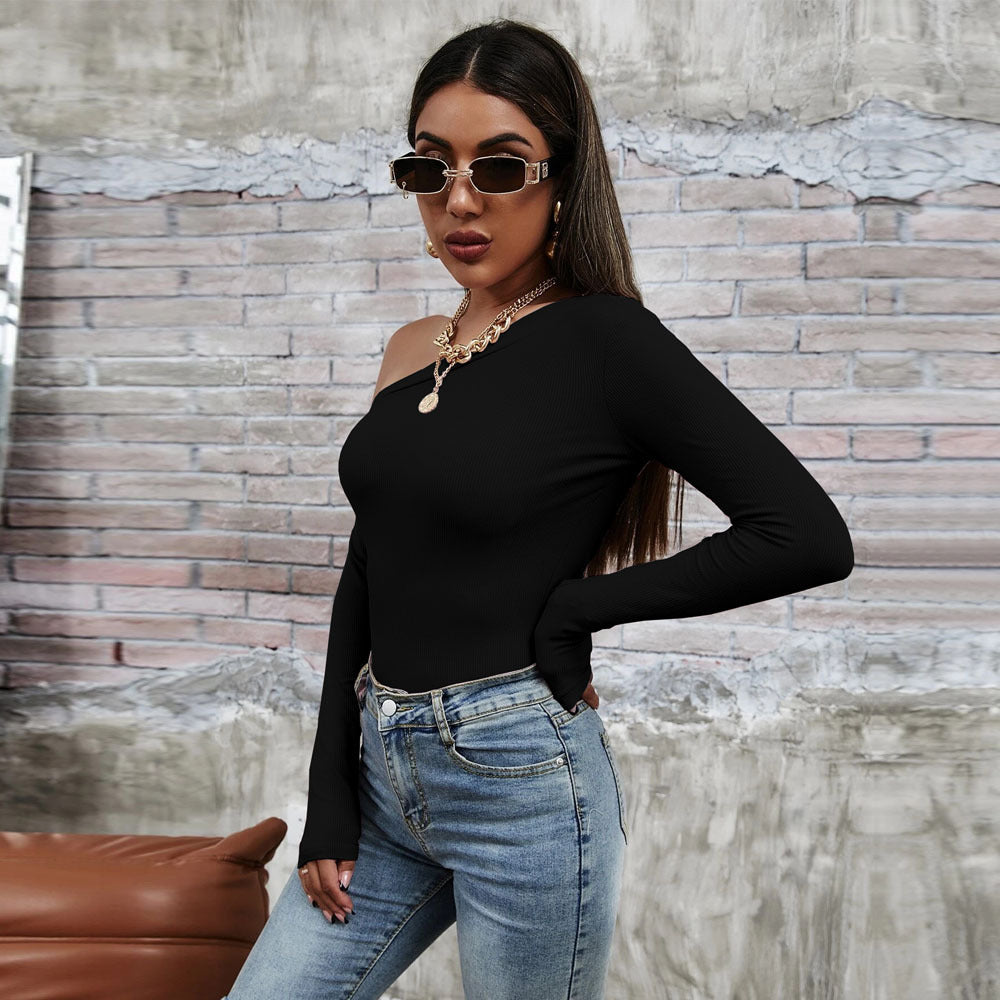 Damen asymmetrisches One-Shoulder Longsleeve-Top mit schlanker Sculpting-Passform und feiner Rippstruktur – Avérine