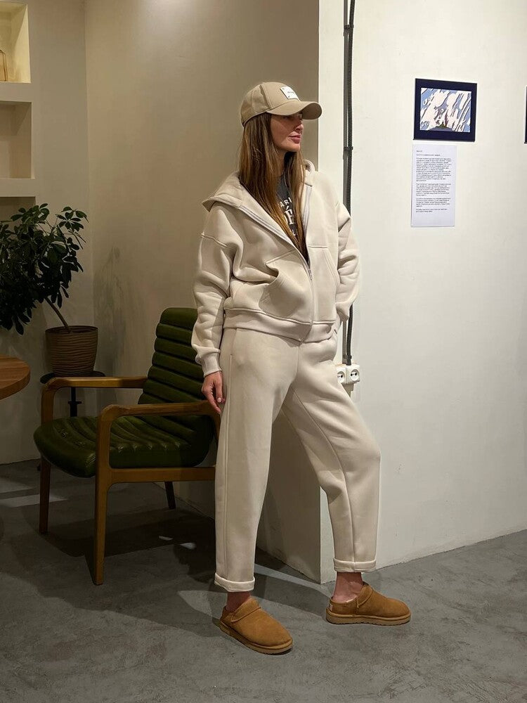 Damen lässiges Fleece-Zweiteiler mit Oversize-Kapuzenjacke und tapered Joggerhose – Auréline