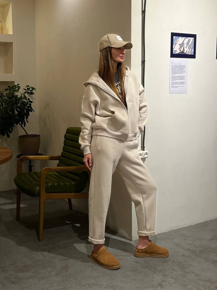 Damen lässiges Fleece-Zweiteiler mit Oversize-Kapuzenjacke und tapered Joggerhose – Auréline