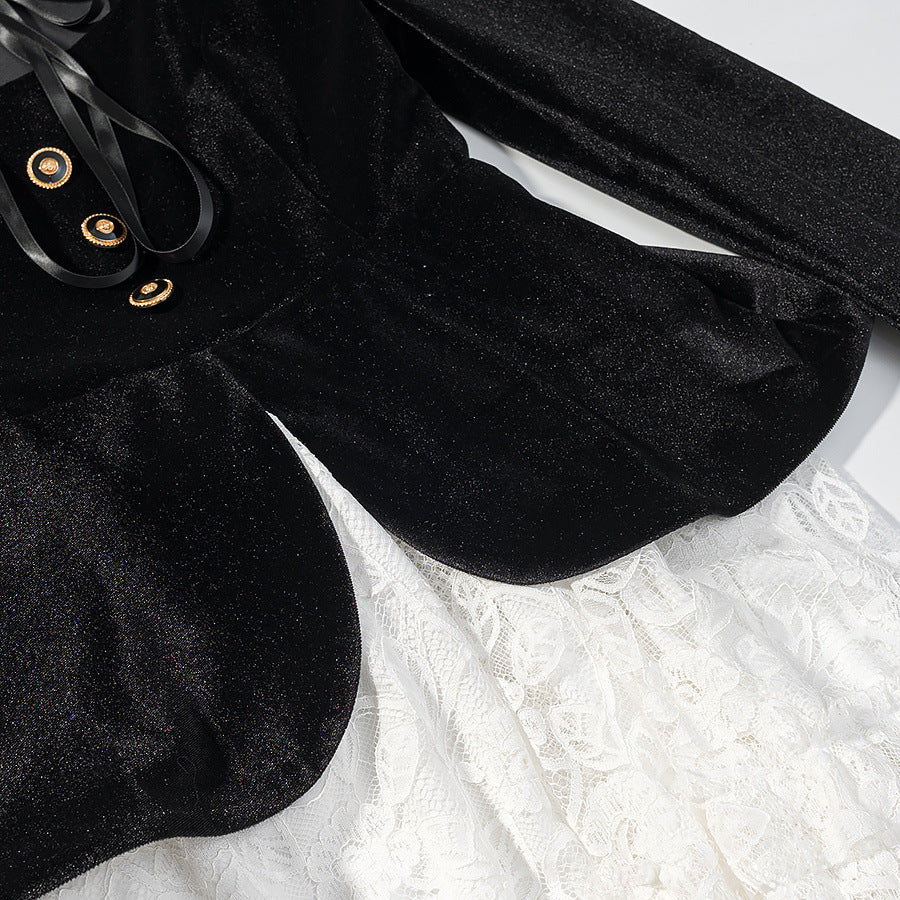 Damen Samt-Minikleid mit Schleifenkragen, Zierknopfleiste und mehrlagigem Spitzenrock Echo Archiv