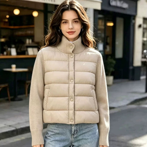 Damen Kurz gefütterte Steppjacke mit gestrickten Ärmeln und Rippkragen Echo Archiv