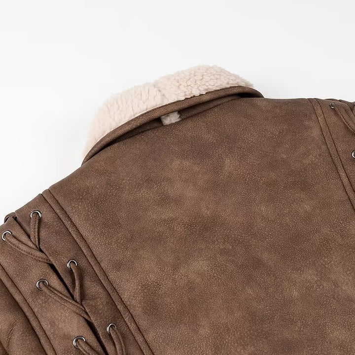Damen Kurzjacke im Aviator‑Look mit Sherpa‑Futter, Bindegürtel und Schulter‑Schnürung Echo Archiv
