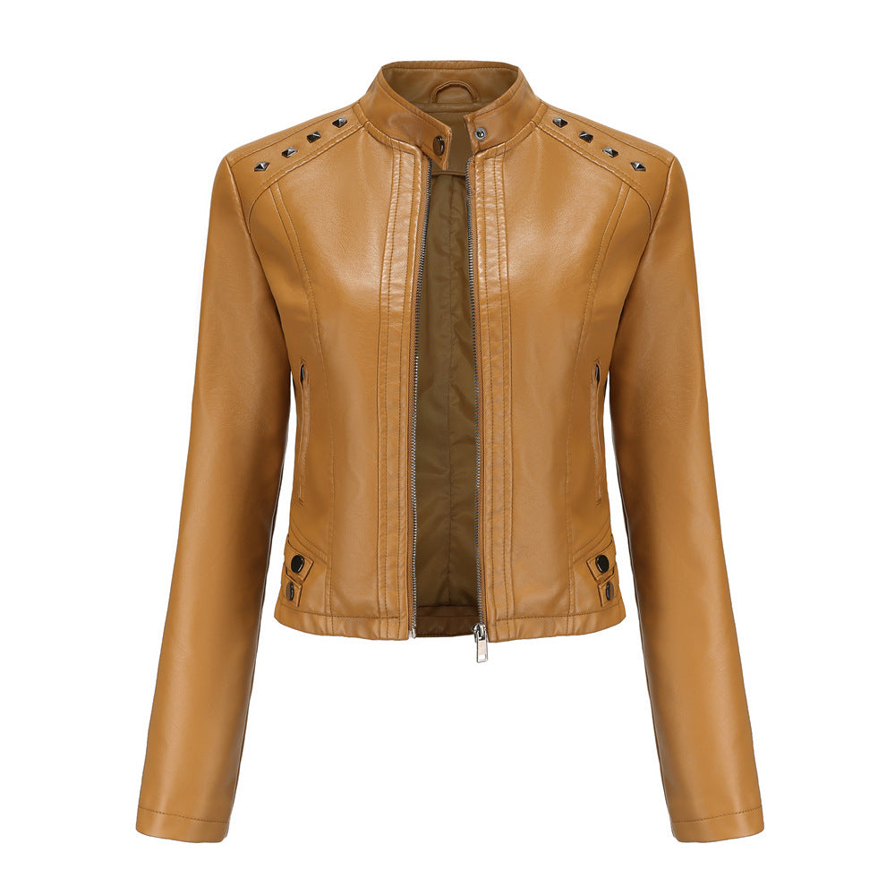 Damen nan kurze taillierte Kunstlederjacke mit Nietenbesatz und Stehkragen Echo Archiv