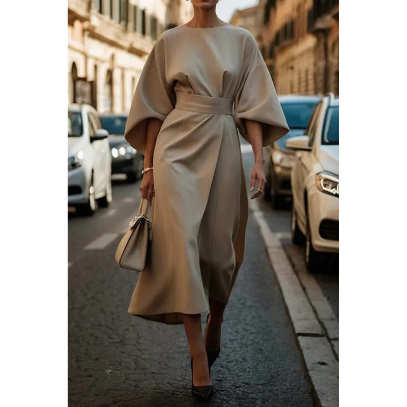 Damen Elegantes Midikleid mit weitem Kimonoärmel und tailliertem Wickelbund Echo Archiv