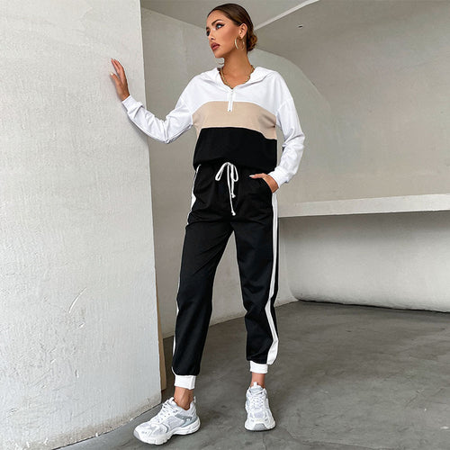Damen Sportives Jogging-Set mit Kapuze, Tunnelzughose & Seitenstreifen Echoarchiv
