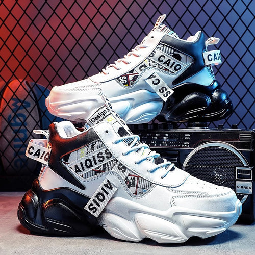 Unisex hochgeschnittener Plateau-Sneaker mit grafischem Print, gepolstertem Knöchelkragen und skulpturierter Gummisohle – Norré