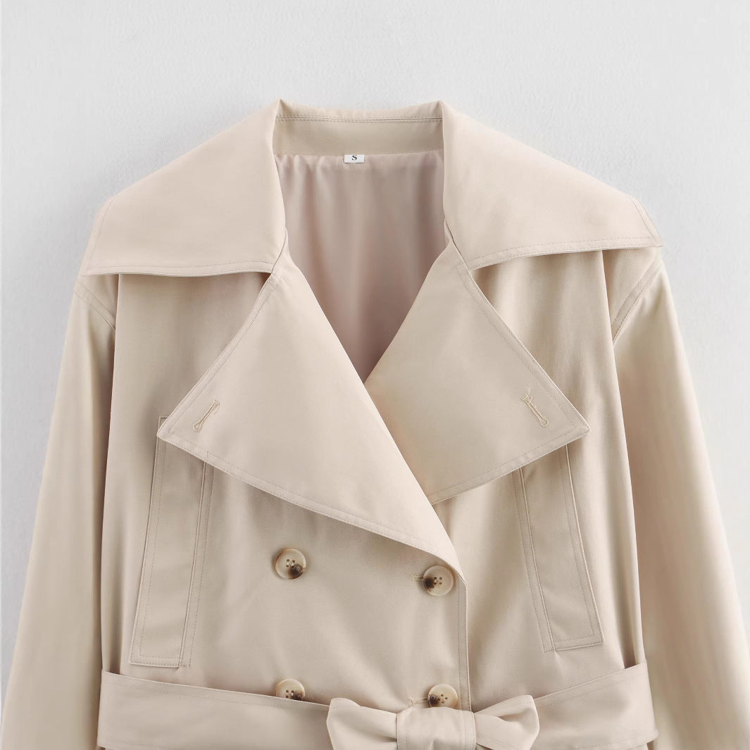 Damen Cropped Trenchjacke mit breitem Revers, Taillengürtel und Doppelknopfreihe Echo Archiv