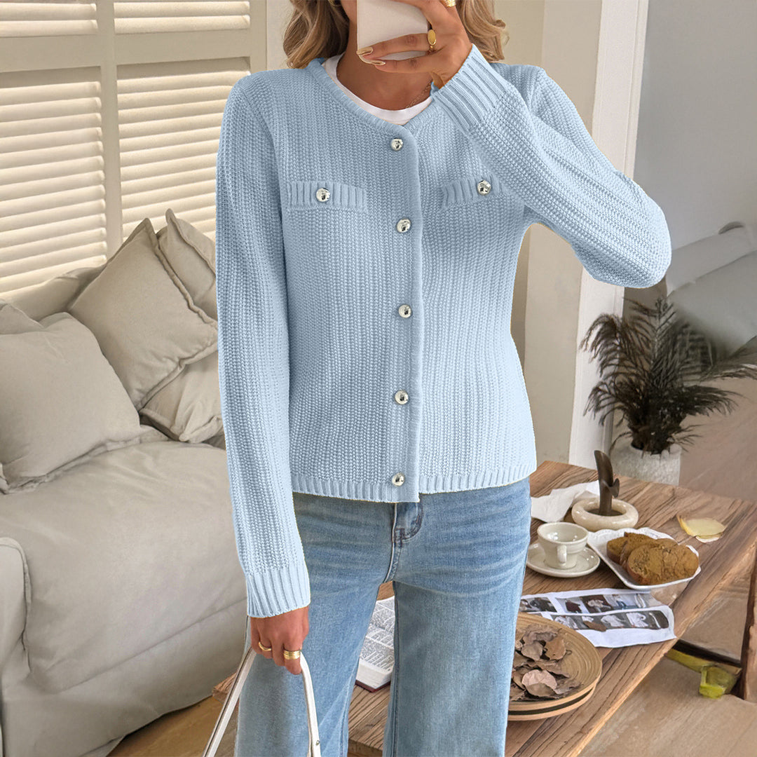 Damen Feiner Strickcardigan mit schimmernden Zierknöpfen, geripptem Saum und Brusttaschenoptik – Veloura