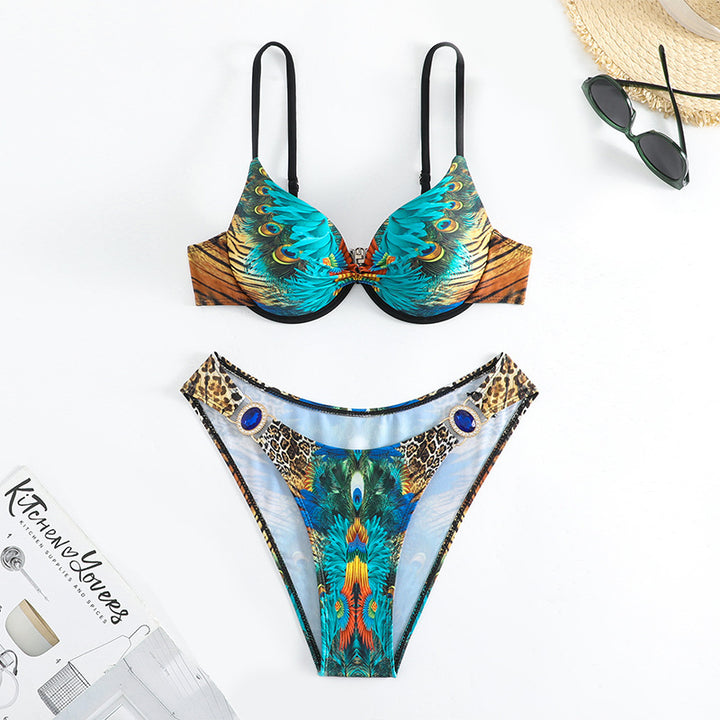 Damen Triangel-Bikini mit extravagantem Federdesign und funkelnden Akzenten Echo Archiv
