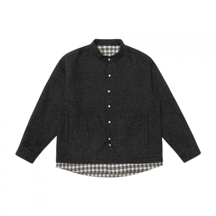 Unisex Oversize Wollmix-Hemdjacke mit Stehkragen, Druckknopfleiste und karierter Saumblende Echo Archiv