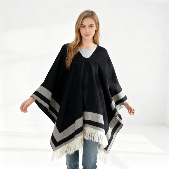 Damen Oversize Poncho-Cape mit V-Ausschnitt und Fransensaum – Avérine