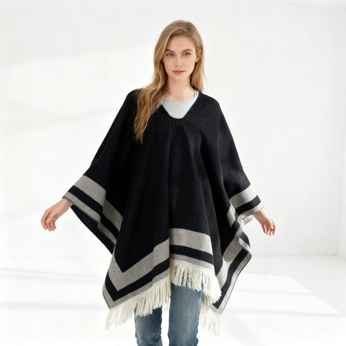 Damen Oversize Poncho-Cape mit V-Ausschnitt und Fransensaum – Avérine