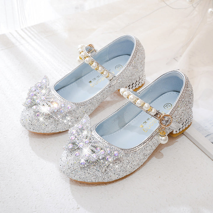 Mädchen Glitzernde Ballerinas mit dekorativen Strass- und Perlenschleifen Echo Archiv