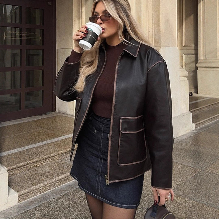 Damen Kurze Lederimitatjacke im Aviator-Look mit kontrastierenden Ziernähten Echoarchiv