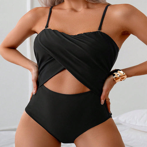 Damen Einteiler Badeanzug mit elegantem Wickeldesign und modischen Cut-Outs Echo Archiv