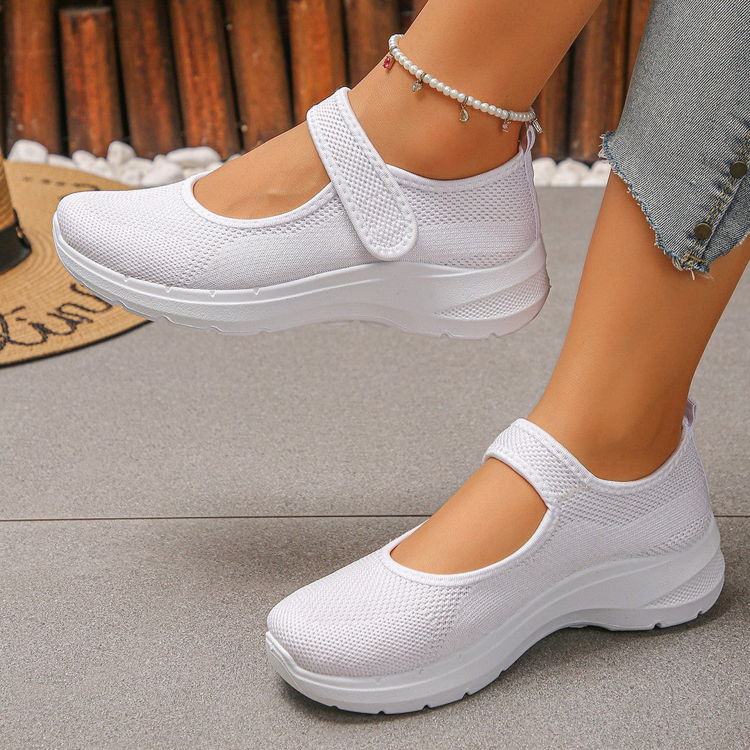 Damen Sportliche Slip-On Sneakers mit atmungsaktivem Mesh-Obermaterial und elastischen Riemen Echo Archiv