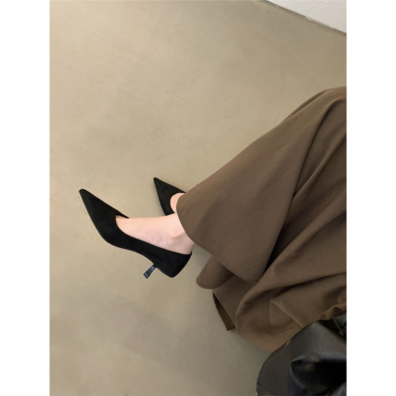 Damen Spitz zulaufende Wildleder‑Pumps mit niedrigem Kittenabsatz und ergonomischem Komfortfußbett – Lioré