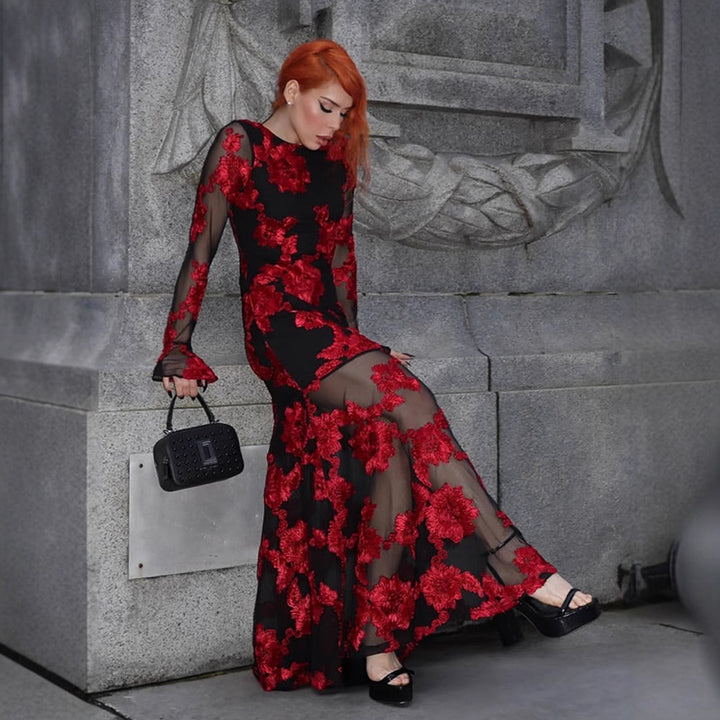 Damen Maxikleid mit transparentem Mesh und floraler Stickerei Echoarchiv