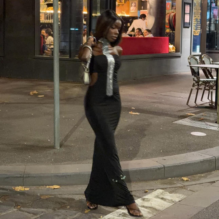 Damen Elegantes Abendkleid mit schmalem Schnitt und glänzenden Akzenten Echo Archiv