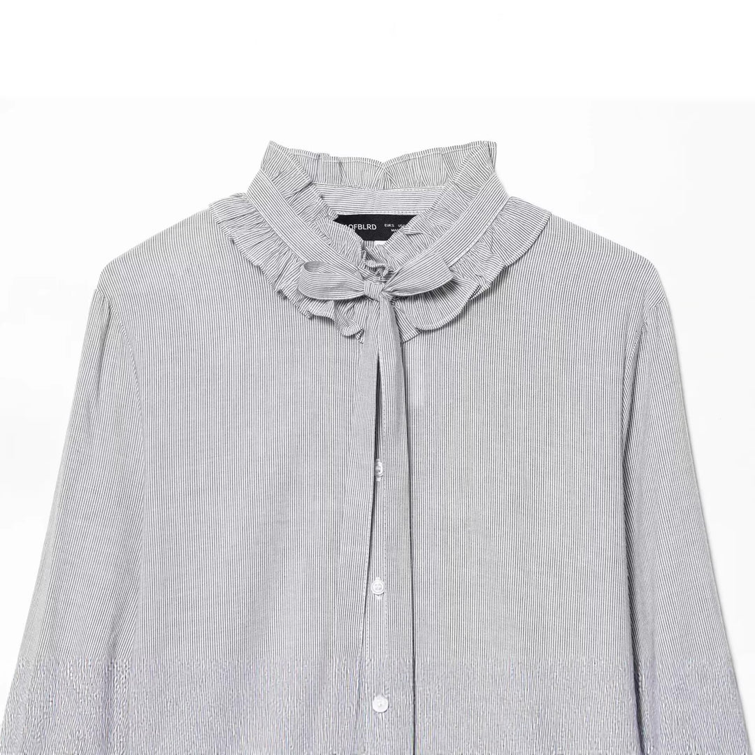 Damen Rüschenbluse mit hohem Stehkragen und Bindeschleife, plissierten Ärmeln und durchgehender Knopfleiste – Élovi