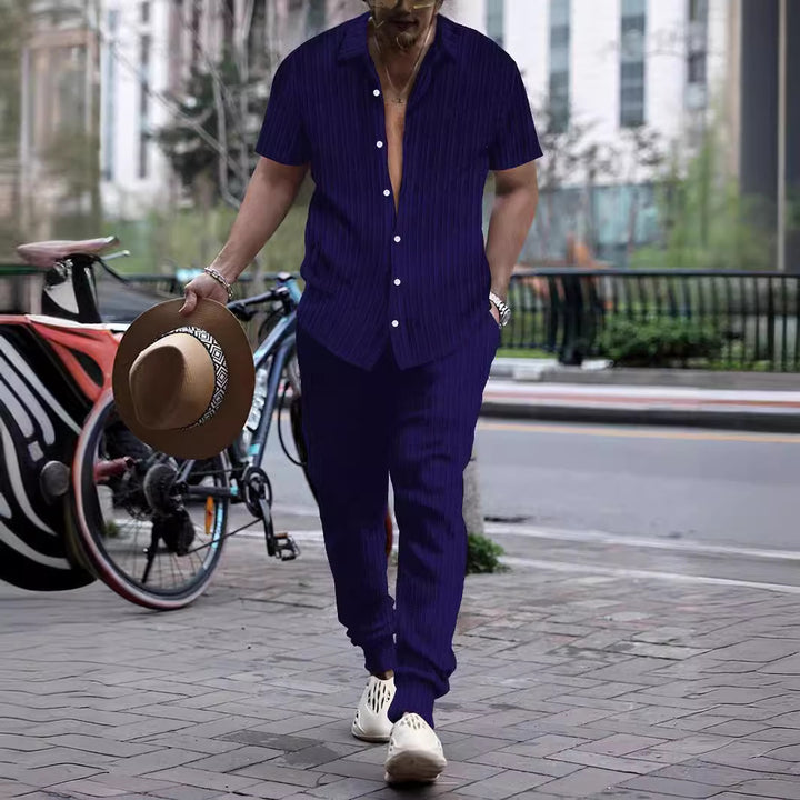 Herren Elegantes Kurzarmhemd mit passender Hose Echoarchiv