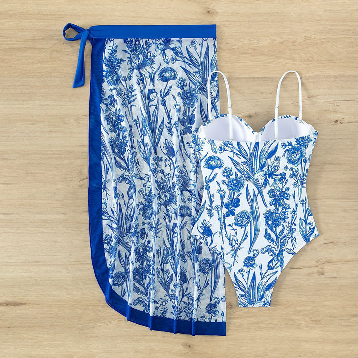 Damen Bademode mit floralem Muster und transparenter Sarong-Hülle Echo Archiv
