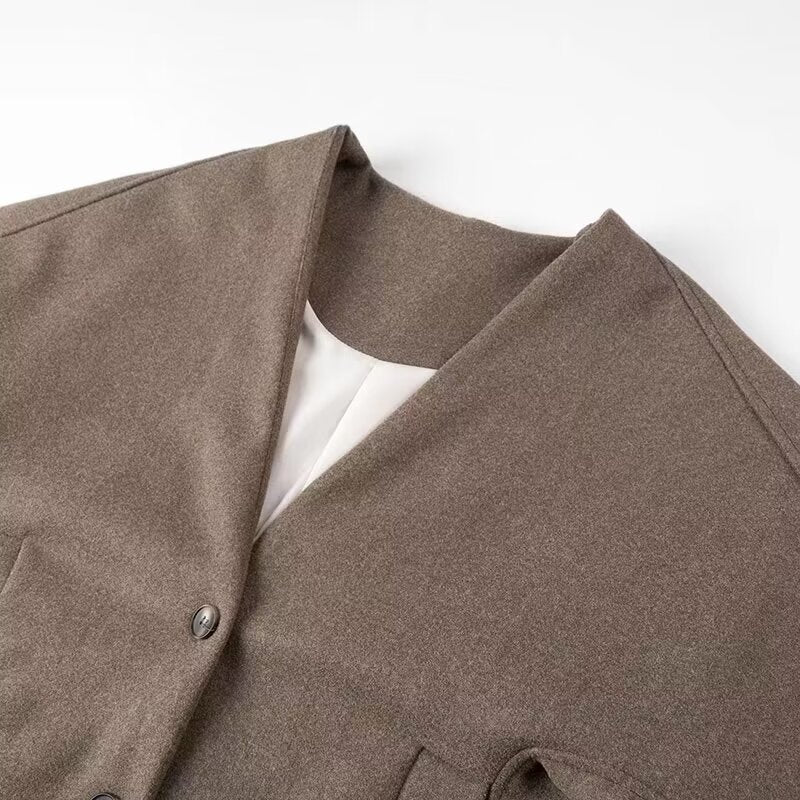 Damen Kurzjacke im Boxy‑Schnitt mit V‑Ausschnitt und Zwei‑Knopf‑Verschluss Echo Archiv