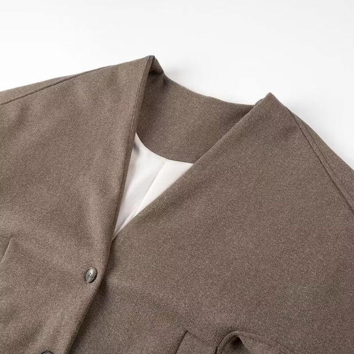Damen Kurzjacke im Boxy‑Schnitt mit V‑Ausschnitt und Zwei‑Knopf‑Verschluss Echo Archiv