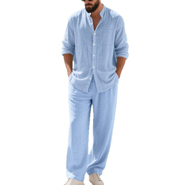 Herren lässiges Leinen-Outfit mit kurzem Oberteil und bequemen Hosen Echoarchiv