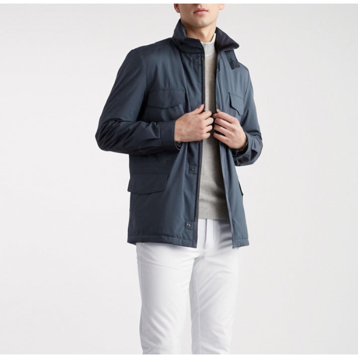 Herren modische Trekkingjacke aus wasserabweisendem Material mit praktischen Taschen Echoarchiv