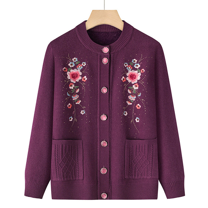 Damen bestickte Strickjacke mit Rundhalsausschnitt, Zierknopfleiste und aufgesetzten Taschen – Veloura