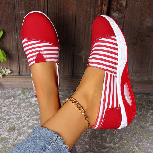 Damen Leichte Slip-On Sneakers mit Keilabsatz und gepolsterter Komfortsohle – Névara