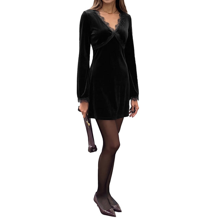 Damen Elegantes Samtliches Minikleid mit Spitzenakzenten Echo Archiv