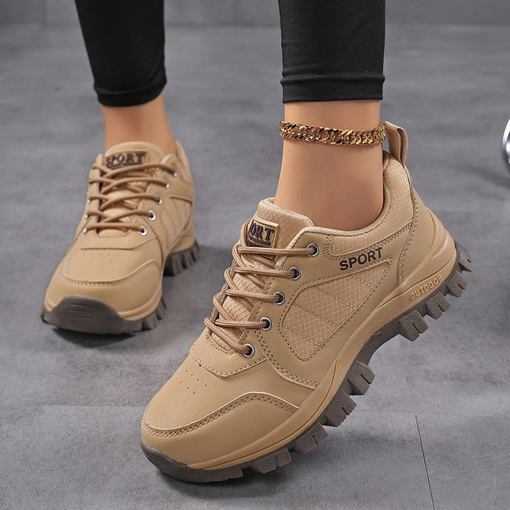 Herren nan robuster Schnür-Freizeitsneaker mit tiefem Stollenprofil, gepolstertem Schaft und praktischer Zuglasche Echo Archiv