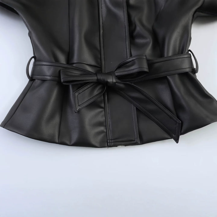 Damen Kurze Kunstlederjacke mit Taillengürtel und Oversized-Ärmeln Echo Archiv