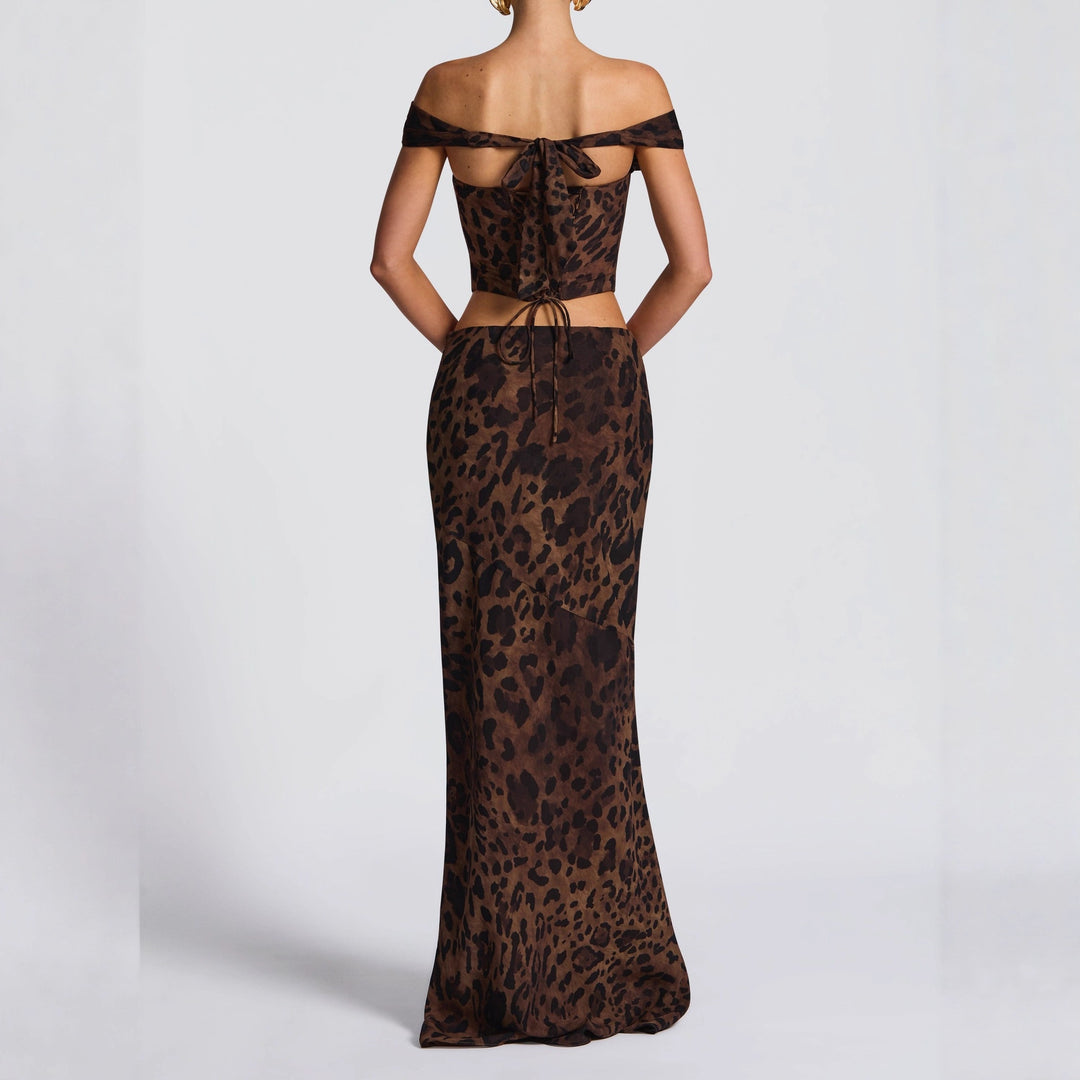 Damen Elegantes Maxikleid mit schulterfreiem Design und Leopardenmuster Echo Archiv