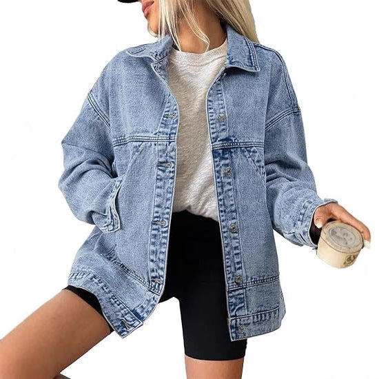 Damen Oversize-Jeansjacke mit kastigem Schnitt und markanten Naht-Details Echoarchiv