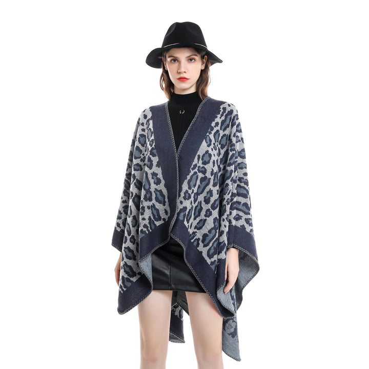 Damen Grobgewebter Jacquard‑Umhang mit Leo‑Print und offener Kimono‑Silhouette – Avérine