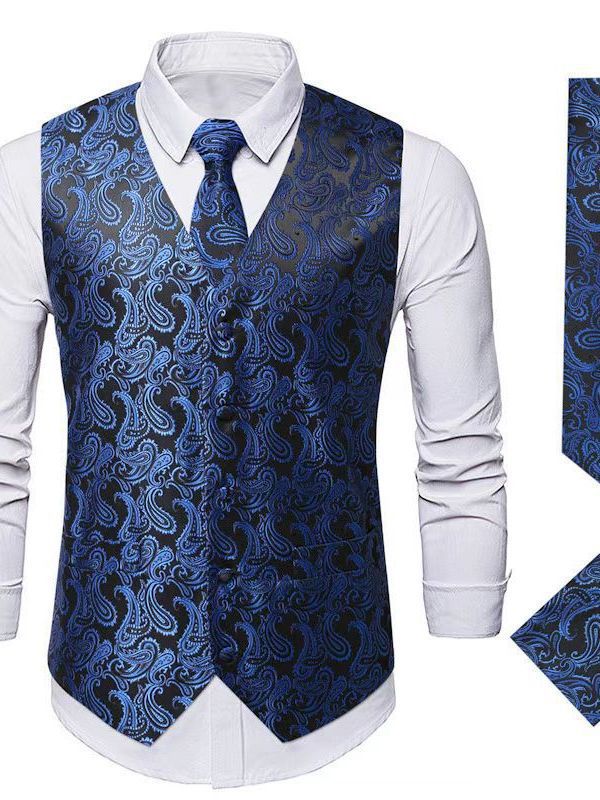 Herren elegantes Weste-Anzugset mit passendem Krawatte und Einstecktuch Echoarchiv