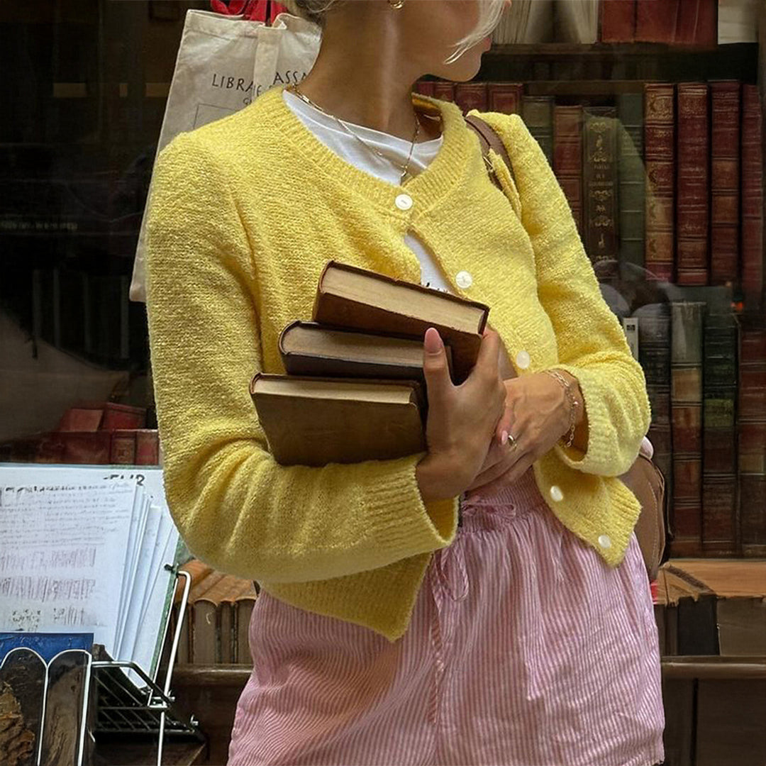 Damen nan kurze Bouclé-Cardigan im Vintage-Stil mit Perlmuttknopfleiste und kastiger Passform Echo Archiv