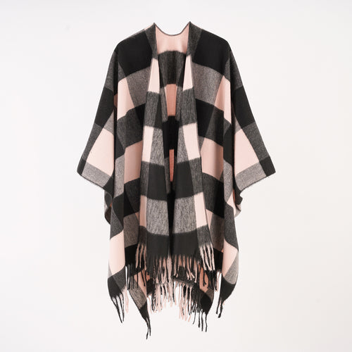 Damen Rechteckponcho im Ruana‑Stil aus Wollmix mit großen Karos und Fransensaum – Célinea