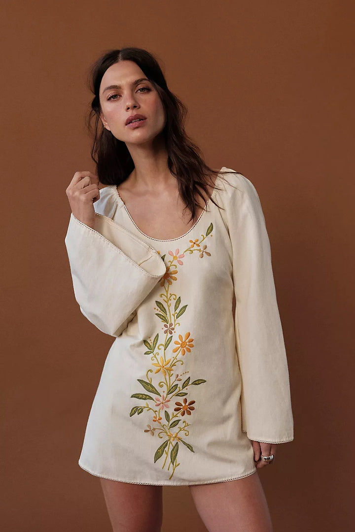 Damen Blusenkleid mit floralen Stickereien und weit ausgestellten Ärmeln Echo Archiv