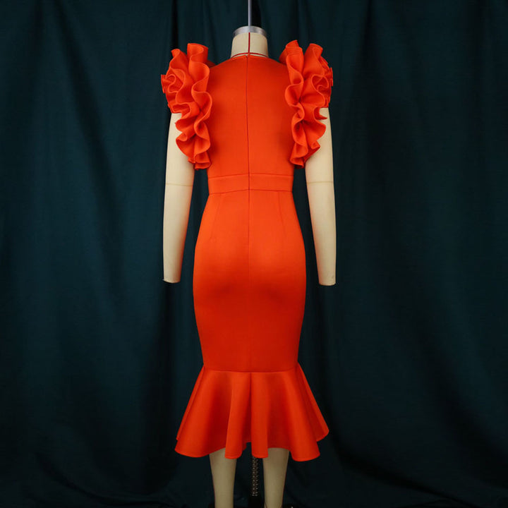 Damen figurbetontes Kleid mit voluminösen Rüschensäumen Echo Archiv
