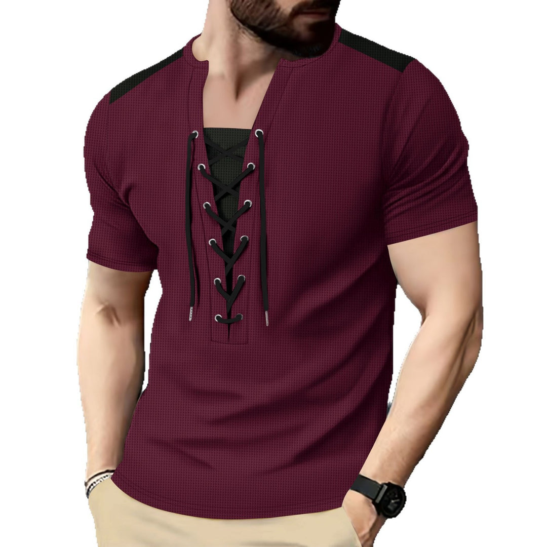 Herren Sportliches Kurzarmshirt mit modernem Schnürdesign Echoarchiv