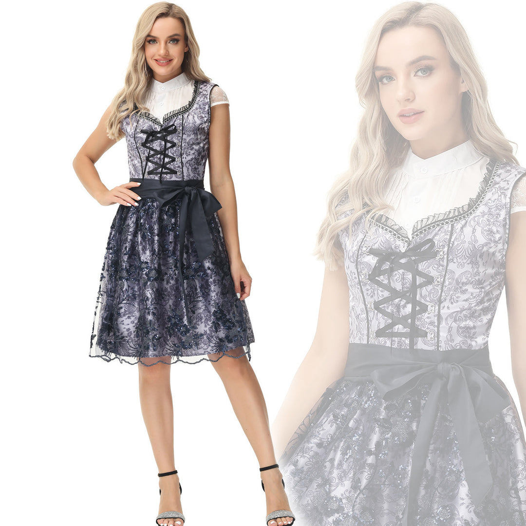 Damen nan elegantes Dirndlkleid mit geschnürter Miederfront und Spitzenüberrock Echo Archiv