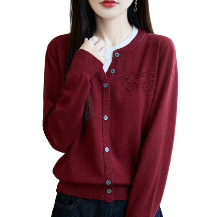 Damen Kurzer Feinstrick-Cardigan mit V‑Schlitzkragen, Rippenblende und dezentem Struktur‑Logo Echoarchiv